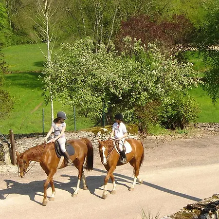 Vakantieboerderij Relais De La Vallee De L'ource Villars-Montroyer