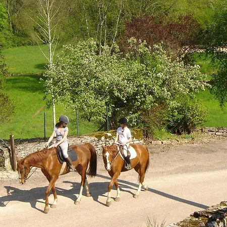 Farm stay Relais De La Vallee De L'ource Villars-Montroyer