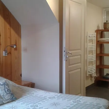 Farm stay Relais De La Vallee De L'ource Villars-Montroyer